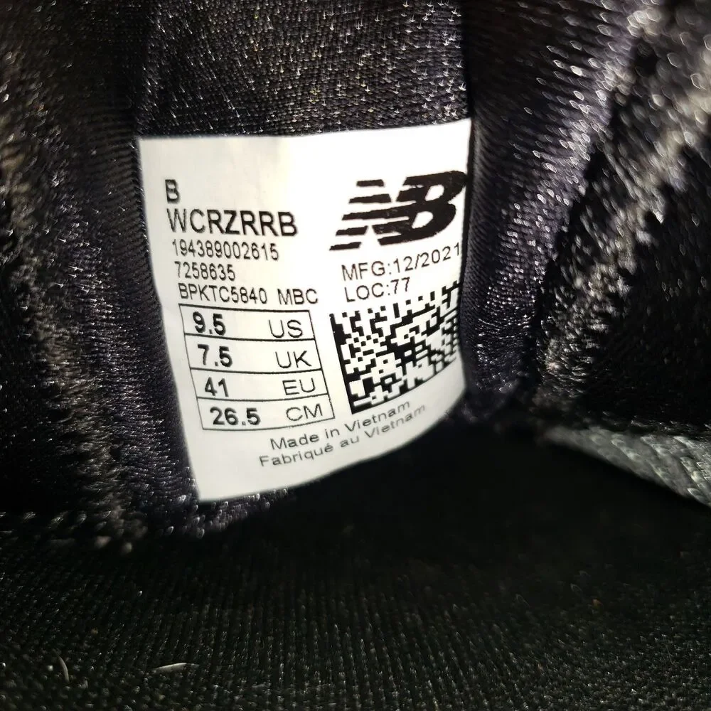 New Balance Women's Cruz V2 Fresh Foam  Black Sneakers Sz 9.5